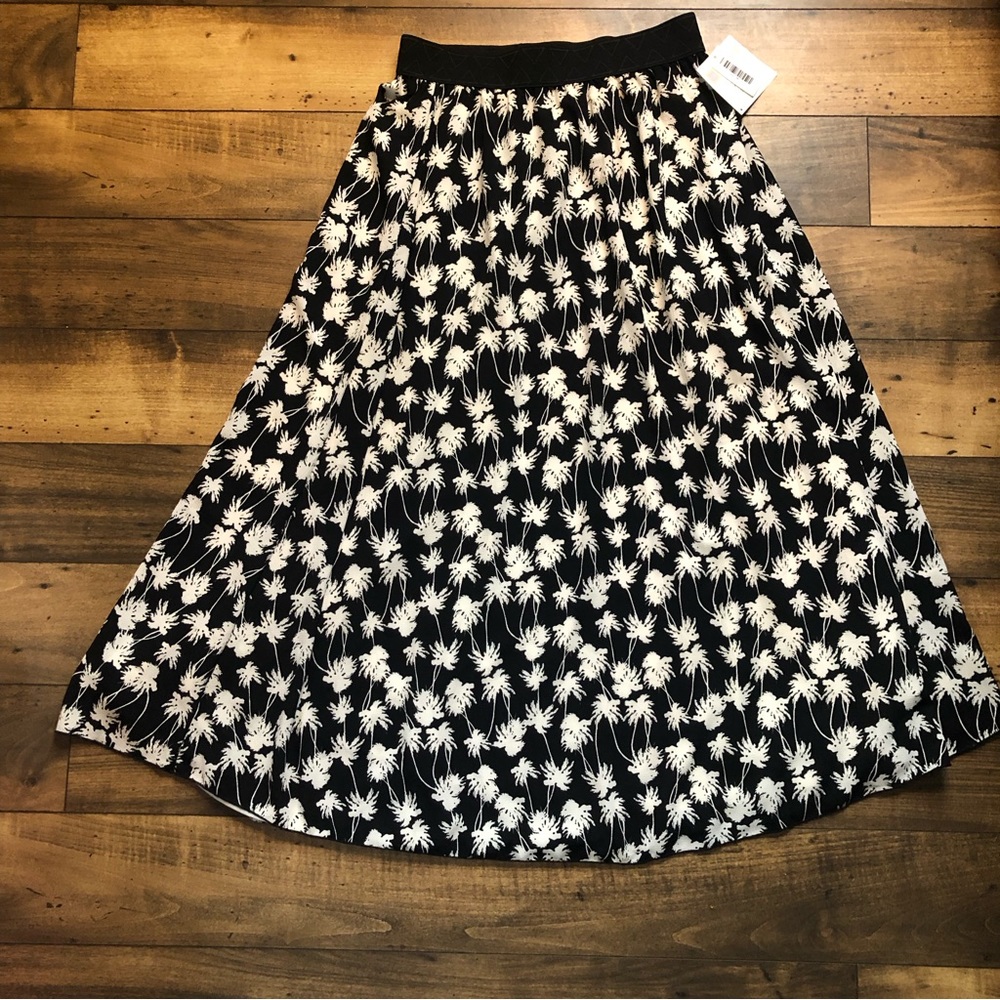NWT LuLaRoe Lucy Maxi Skirt Medium
